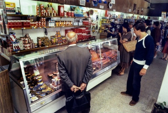 В магазине сети Pewex (польский аналог сети магазинов Березка), 1982 год, Варшава история, люди, мир, фото