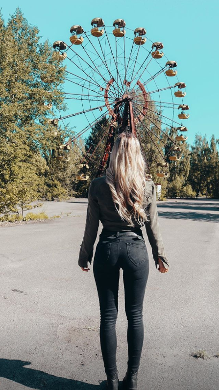 Инстаграм-модели делают откровенные фото в Чернобыльской зоне и многих это возмущает 