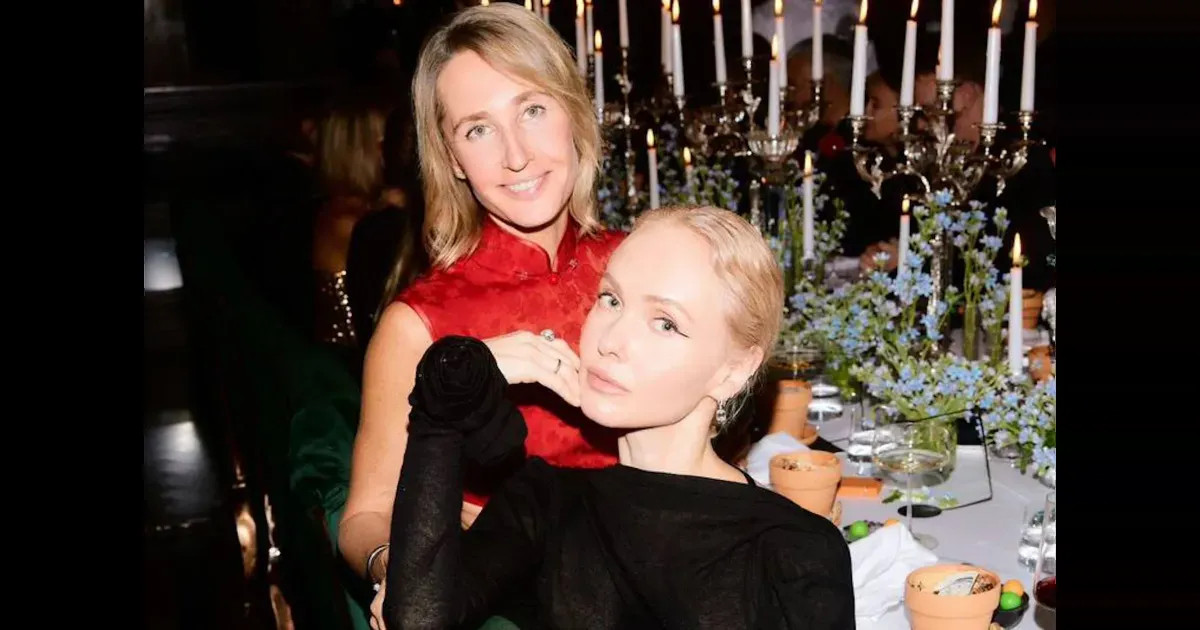 "Тебя так старит этот цвет волос". Ольга Карпуть и Оксана Бондаренко публично повздорили в телеграме, а Ксения Собчак уже прокомментировала скандал