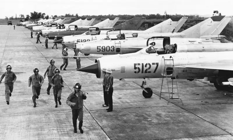 Советский лётчик-истребитель рассказывает о применении американцами беспилотных разведчиков во Вьетнаме ВВС