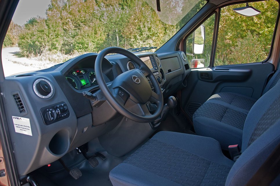 Никогда мы не будем братьями: почему водителям грузовых и легковых автомобилей трудно дружить? Никогда мы не будем братьями: почему водителям грузовых и легковых автомобилей трудно дружить? авто и мото,автоновости