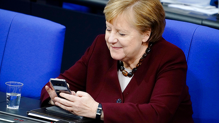 ЭТО ЕСТЬ У ВСЕХ, КРОМЕ ПУТИНА: КАКИМИ ГАДЖЕТАМИ ПОЛЬЗУЮТСЯ МИРОВЫЕ ЛИДЕРЫ?