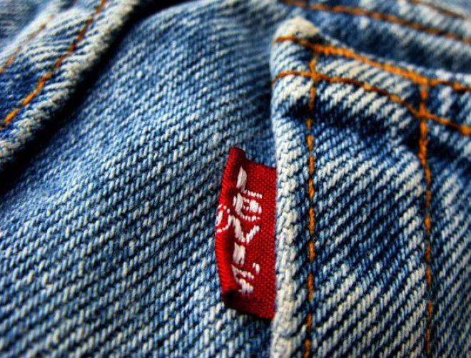 Что значит джинса. Levis 747. Levis commercial. Моя изнанка левайс. Флаг компании Levis.