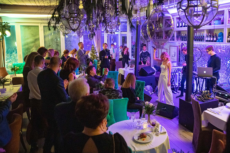 Светлана Устинова, Екатерина Варнава, Агата Муцениеце и другие гости благотворительного вечера Константина Хабенского Светлана Устинова, Екатерина Варнава, Агата Муцениеце и другие гости благотворительного вечера Константина Хабенского Стиль жизни,Благотворительность