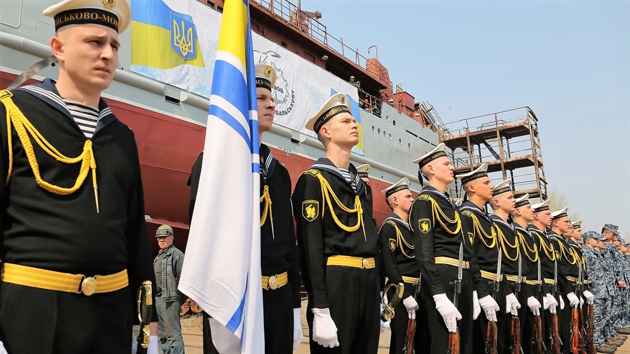 Запад обещает Украине базы НАТО, попутно навязывая Киеву военное старье