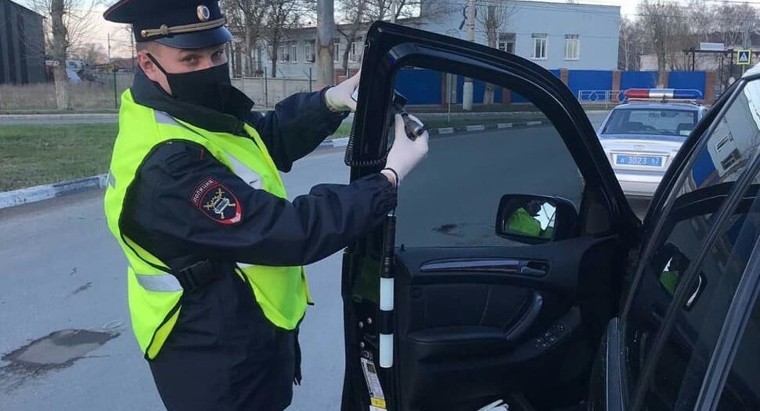 В ГИБДД предупредили о снятии автомобилей с учета за езду с тонировкой