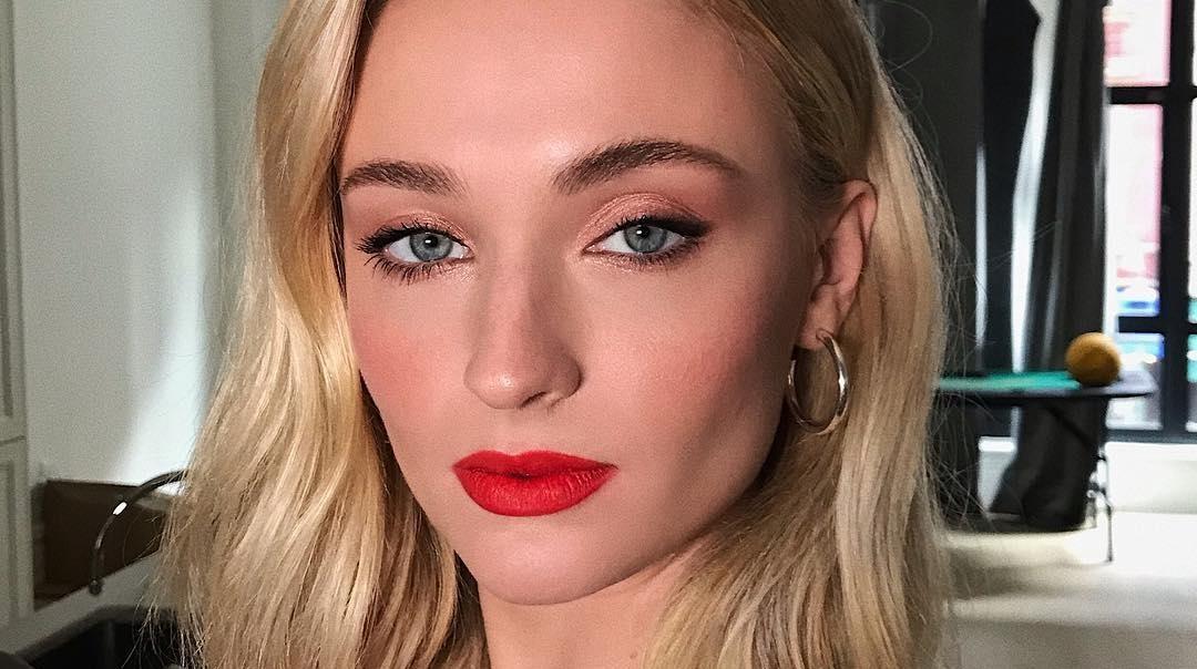 10 фото Софи Тернер к юбилею актрисы: справится ли она с ролью Лары Крофт