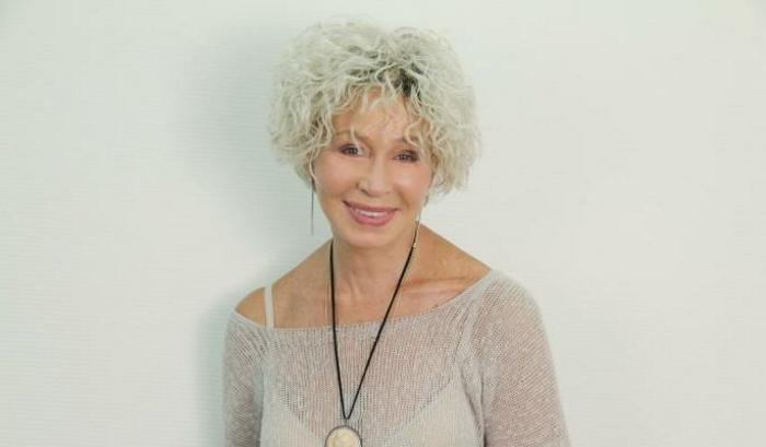 70-летняя актриса Татьяна Васильева показала стройную фигуру в купальнике. Молодые позавидуют!