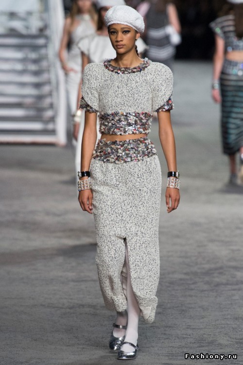 Chanel 2019 круизная коллекция Chanel 2019 круизная коллекция