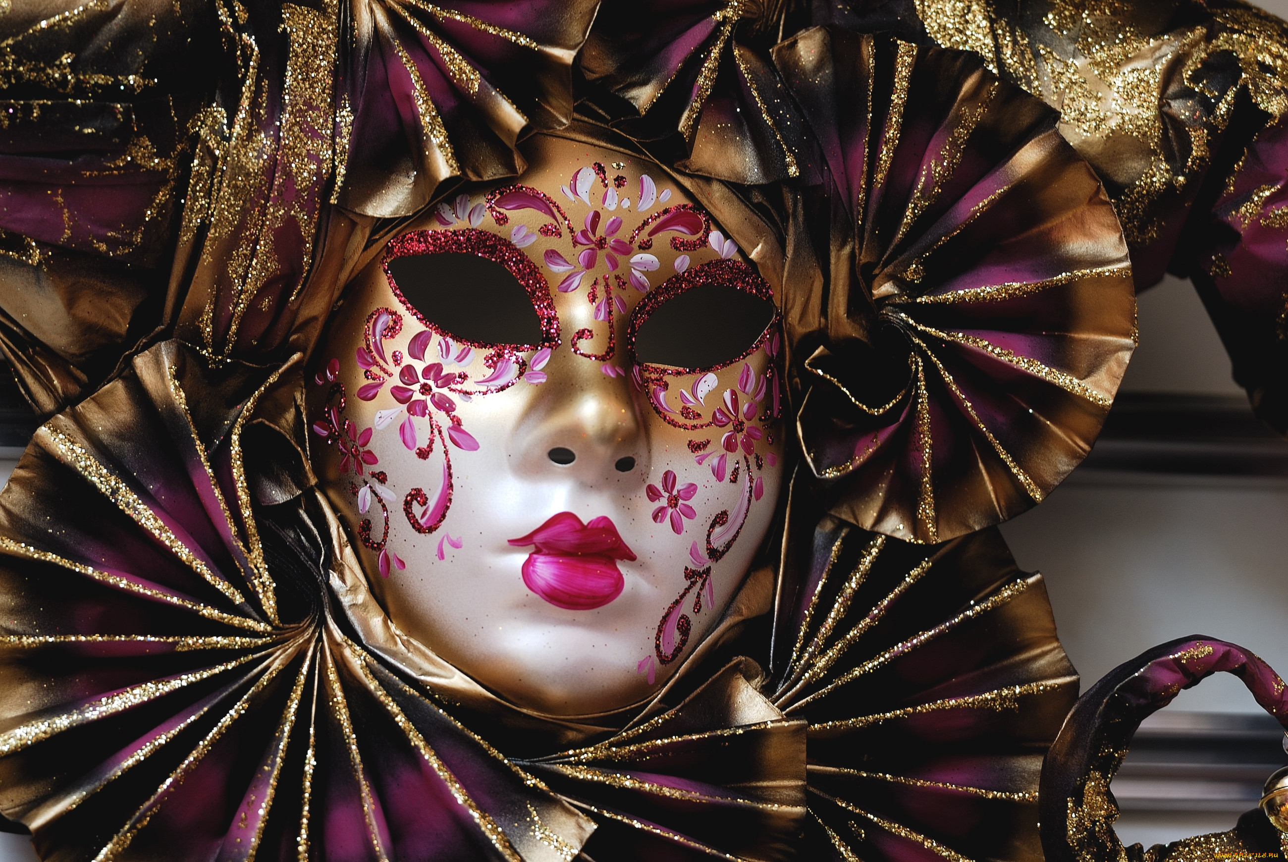 Времена года маска. Карнавальная маска. Маска венецианская. Маски венецианские карнавальные. Маскарадная маска женская.