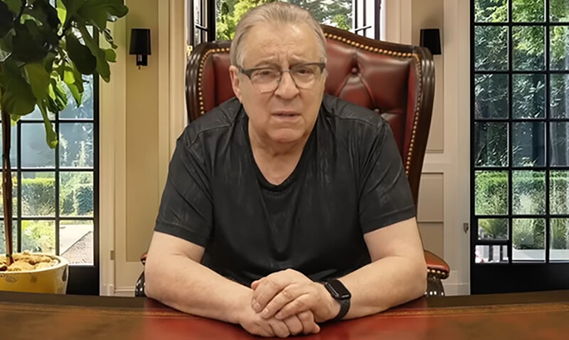 Проект «Пятая колонна»: «молчун», давний друг Пугачёвой, народный артист Геннадий Хазанов