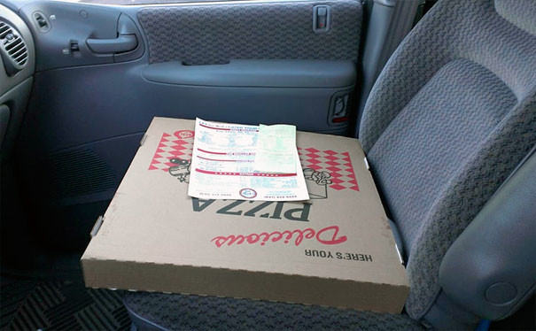 Включите подогрватель для сиденья в машине - и будьте уверены, что даже в час пик вы довезете пиццу до дома горячей! отходы в доходы, советы, хозяйство