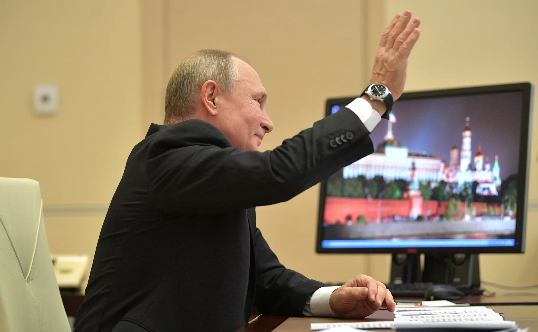 Песков рассказал, как новые ограничения по ковид отразятся на графике Путина