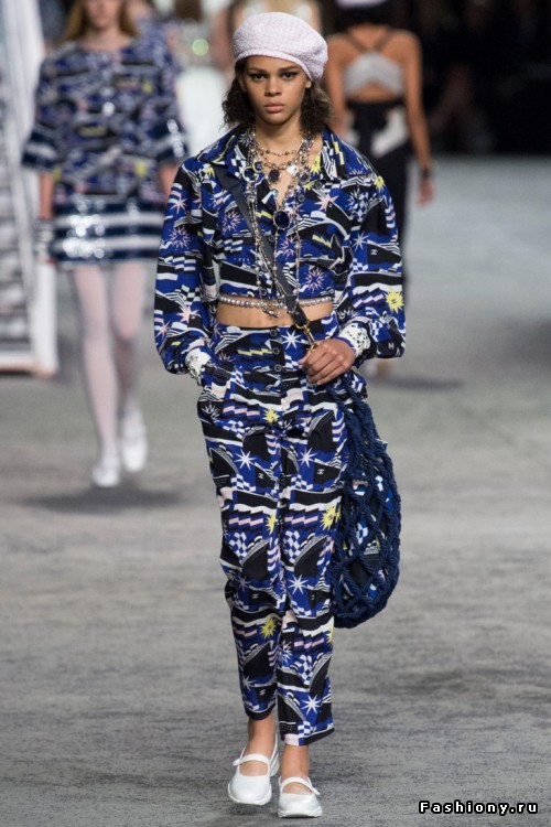 Chanel 2019 круизная коллекция Chanel 2019 круизная коллекция