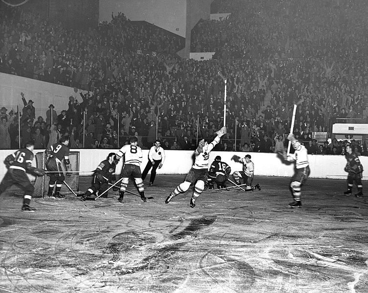 File:Leafs v Red Wings 1942.jpg