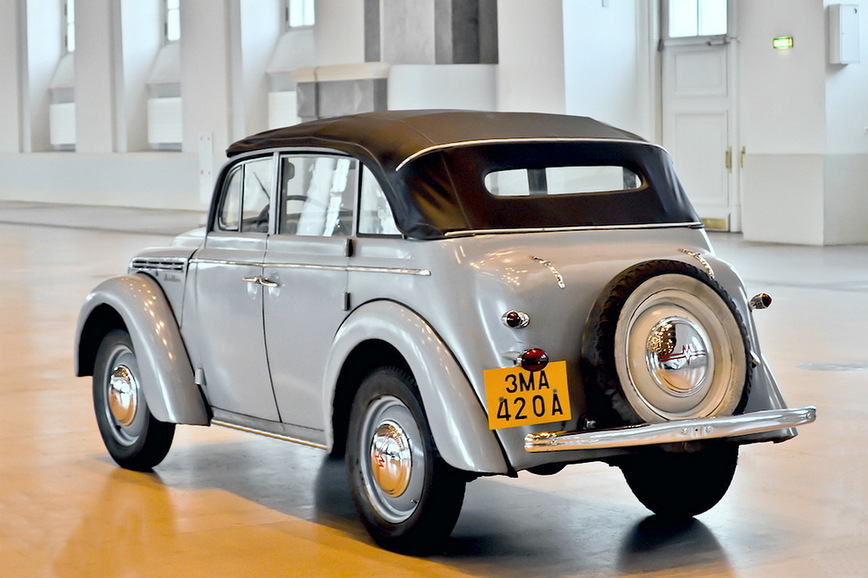 27 легендарных советских автомобилей: на чём ездили в СССР. Часть 1 27 легендарных советских автомобилей: на чём ездили в СССР. Часть 1 автомобили,видео,история,СССР