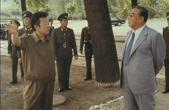 Ким Чер Ир рядом со своим отцом Ким Ир Сеном   Ким Чон Нама, северная корея