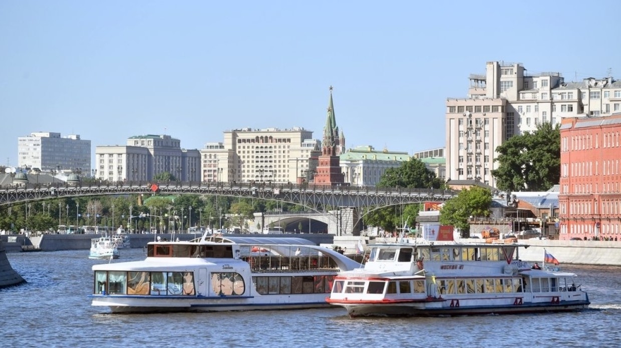 Утопавший мужчина не дождался МЧС и уплыл на теплоходе после спасения на Москве-реке