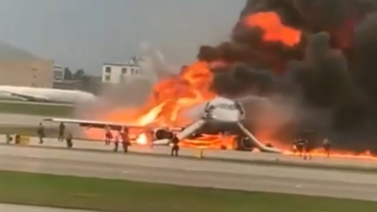 Пассажиры и экипаж рассказали, что происходило во время крушения SSJ-100