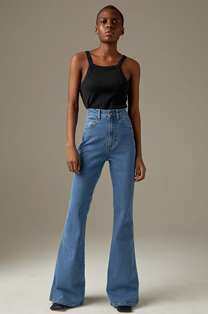 Где покупать джинсы в России: 10 моделей на любой вкус и бюджет Новости моды