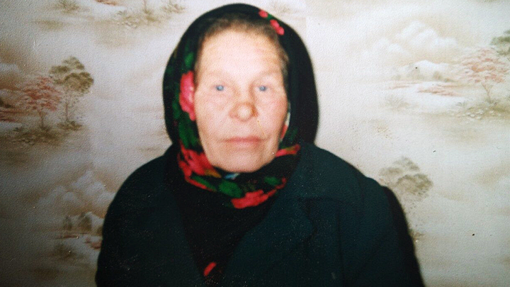 Мы замолкаем, глядя в небеса: Лежачую ветерана войны власти пытаются выгнать из дома и лишить прописки