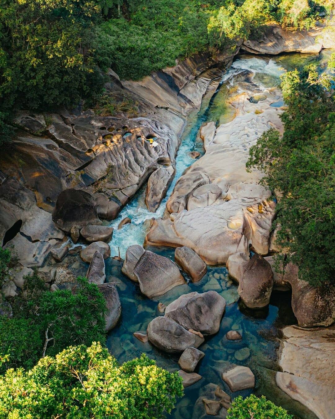 Изумительный бассейн в австралийских лесах Австралия,Квинсленд