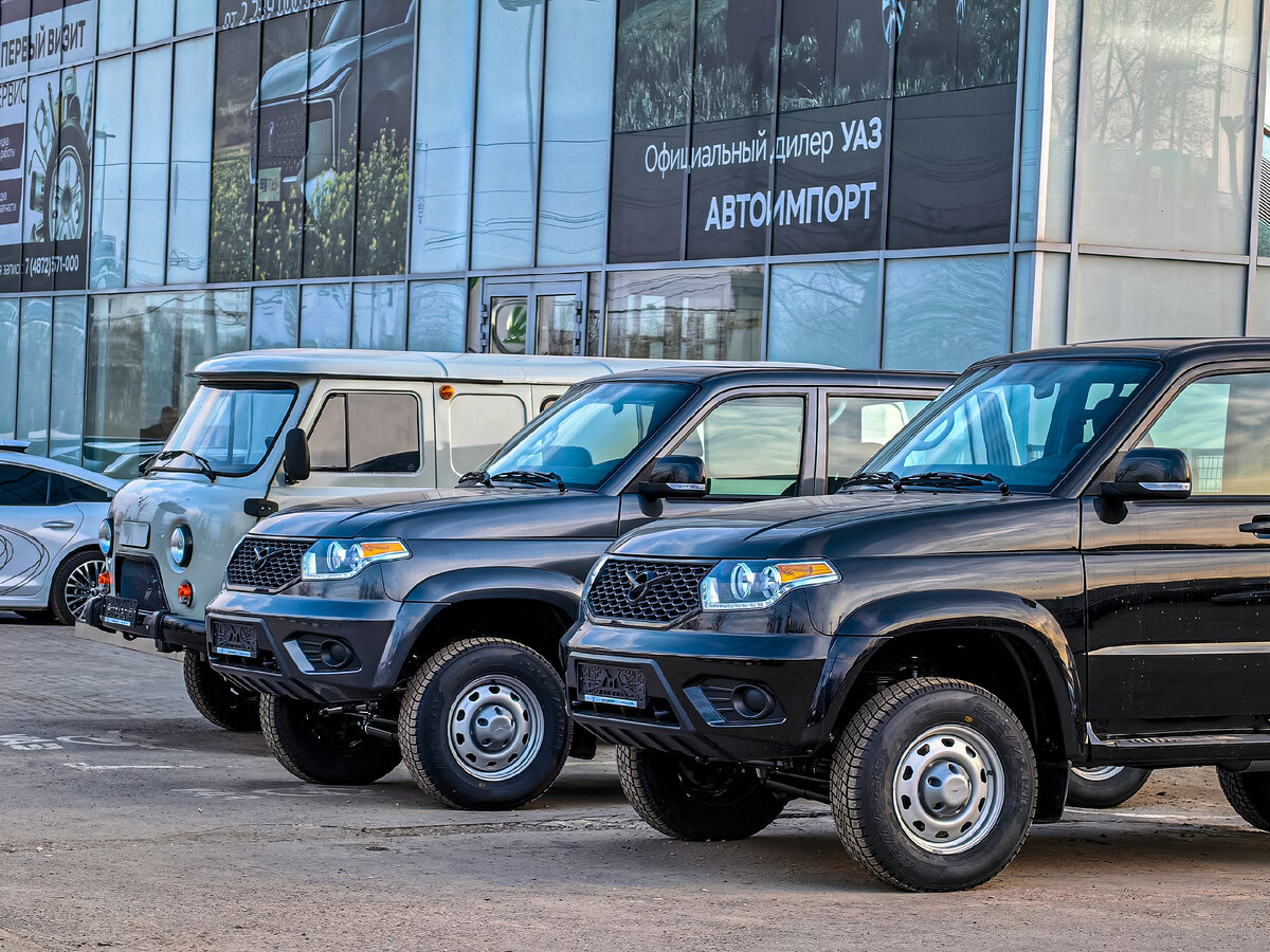 После внезапного анонса новой линейки легковых автомобилей под свеже возрожденным брендом Volga, народ воспринял презентацию машин, как "издевку" и "жалкую подачку" со стороны руководящих процессом...-3