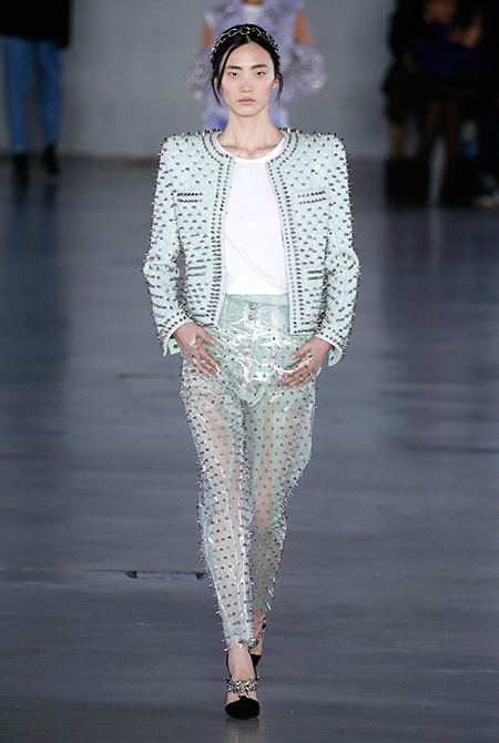 Вера Брежнева, Елена Перминова и Шейлин Вудли на показе Balmain Вера Брежнева, Елена Перминова и Шейлин Вудли на показе Balmain Мода / Новости моды