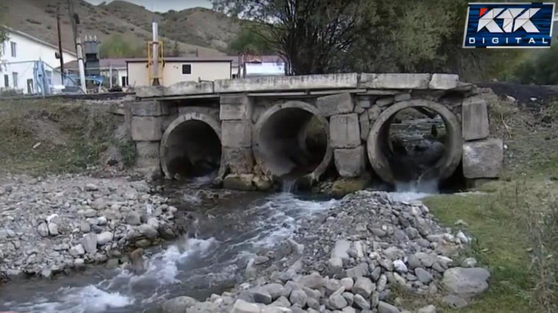 Все болеем из-за грязной воды: жителям села в Алматинской области приходится пить из реки