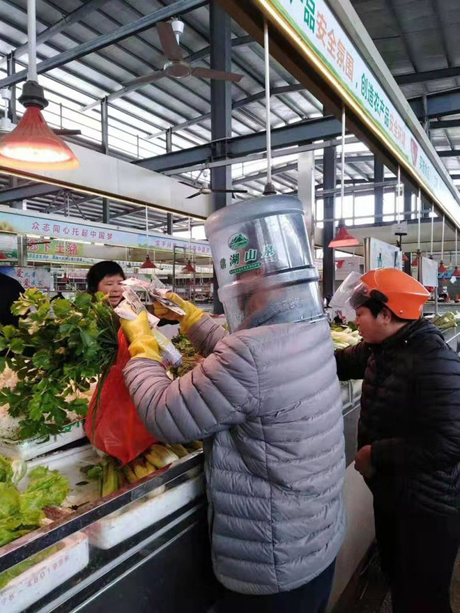 21 фото самых странных средств защиты от коронавируса китай,коронавирус