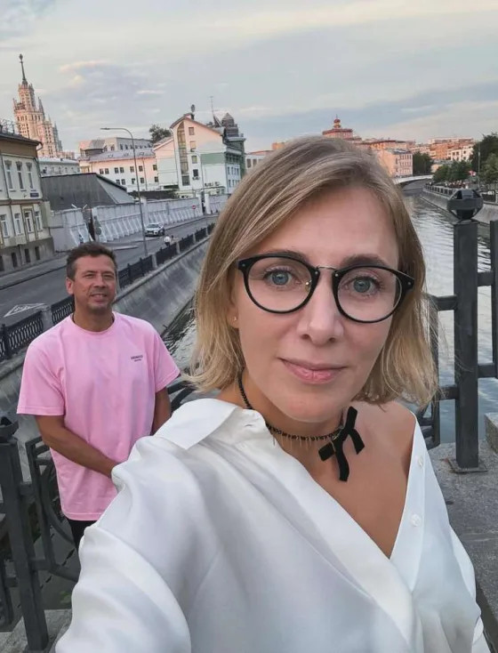 жена Мерзликина прервала молчание на фоне новостей о разводе