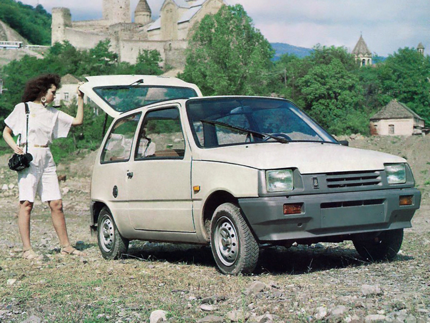 27 легендарных советских автомобилей: на чём ездили в СССР. Часть 2 27 легендарных советских автомобилей: на чём ездили в СССР. Часть 2 автомобили,видео,история,СССР