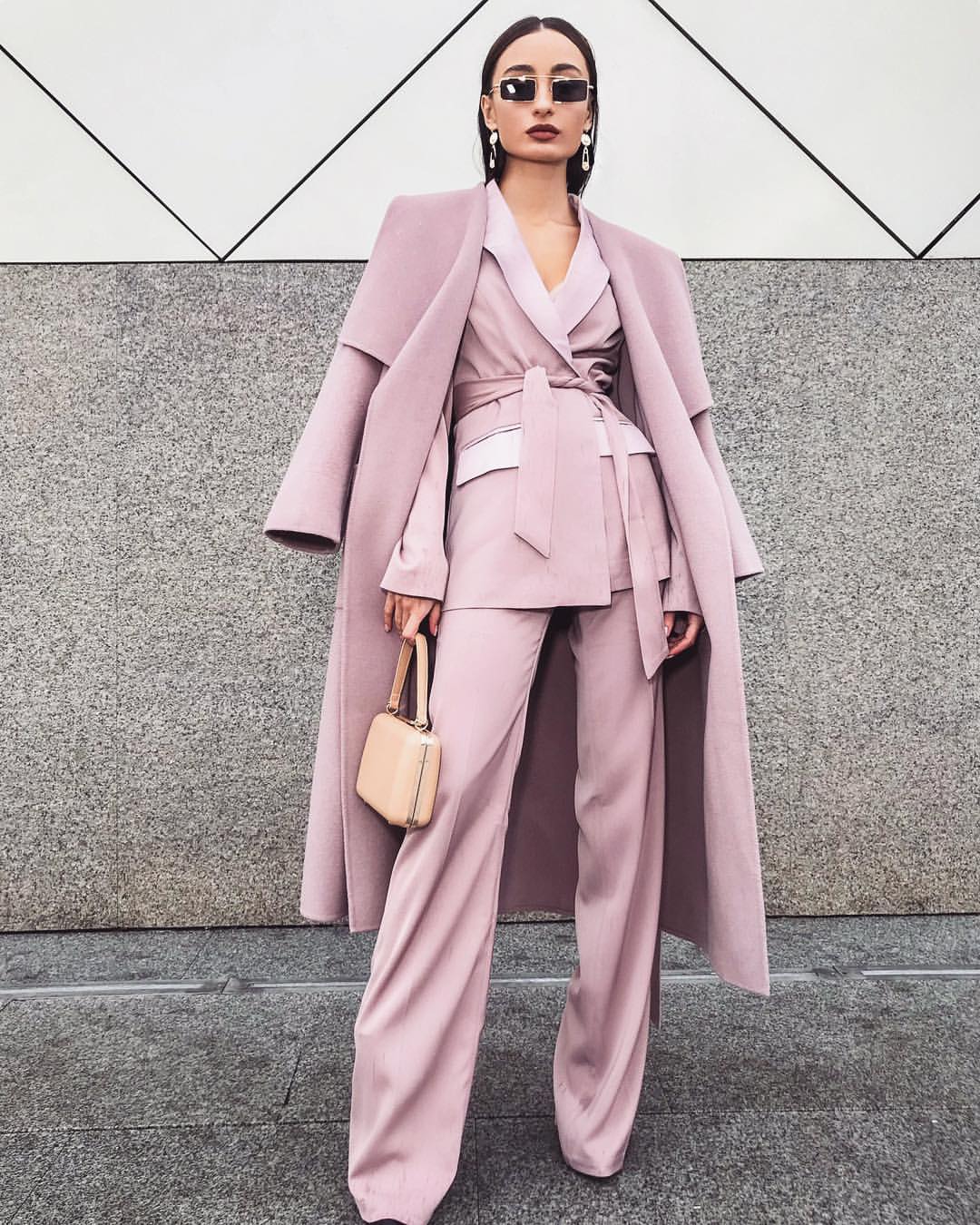 Pantone рекомендует - эти оттенки будут на всех модницах мира осенью-зимой 2019-2020 Pantone рекомендует - эти оттенки будут на всех модницах мира осенью-зимой 2019-2020 мода,модные советы,модный обзор,осень-зима 2019-2020,стиль,тенденции