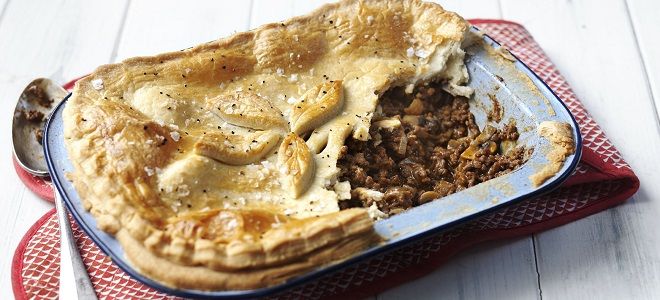 Пирог с фаршем в духовке - сытная выпечка и для перекуса, и для застолья Пирог с фаршем в духовке - сытная выпечка и для перекуса, и для застолья