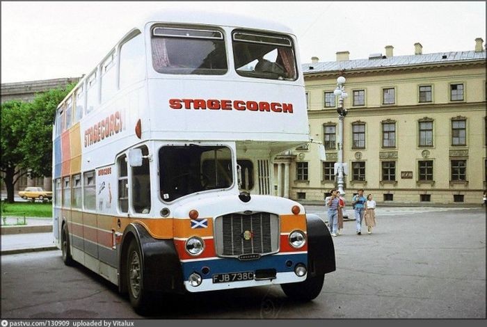 Туристический автобус Bristol Lodekka на Исаакиевской площади. Выпускать их прекратили ещё в 1968 году. история, факты, фото