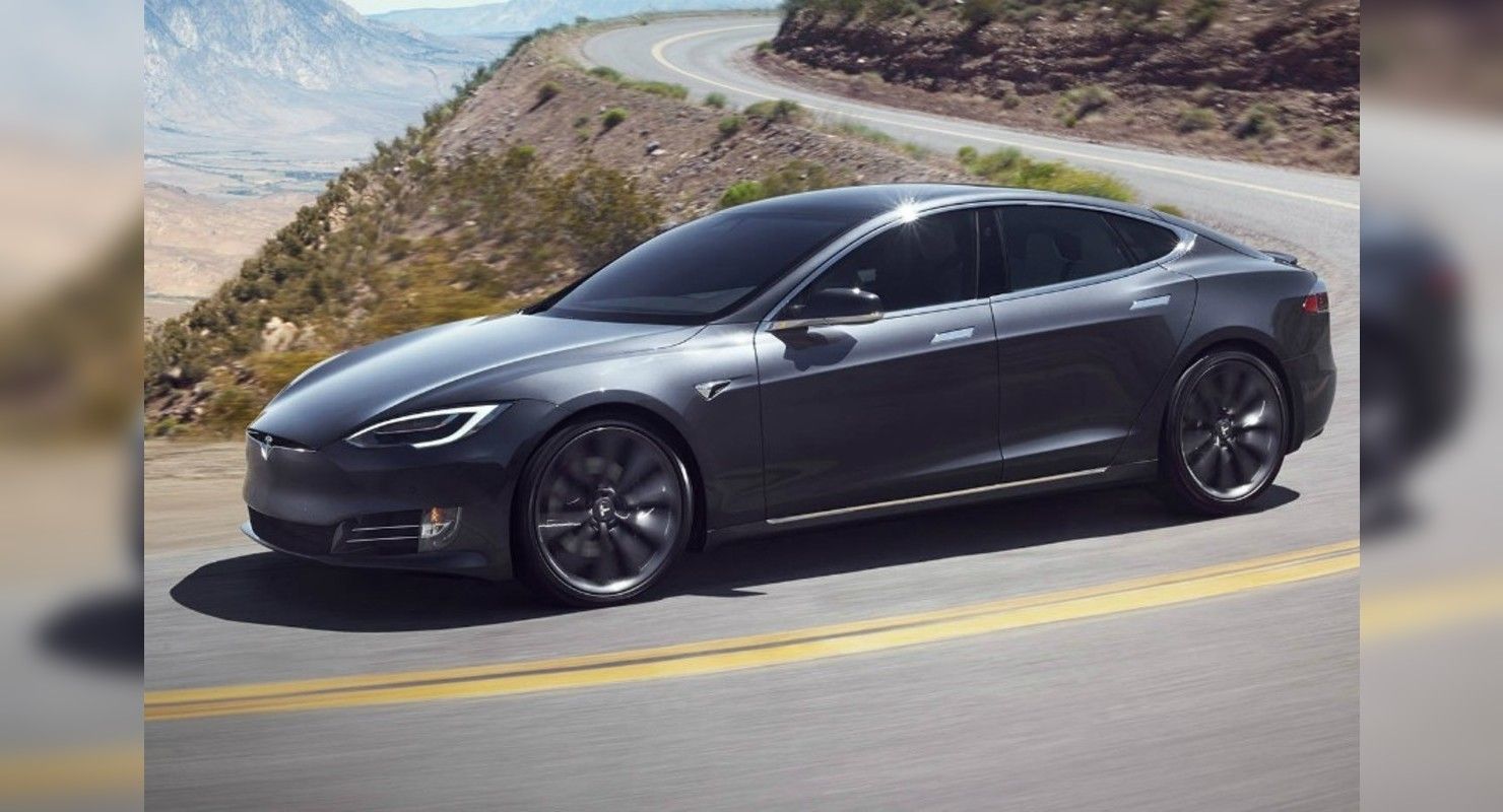 Немецкое агентство KBA изучает сбои сенсорных дисплеев в авто Tesla