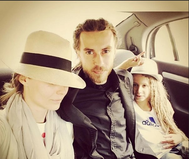 Отец Децла сомневается в родстве с внуком и требует тест ДНК Отец Децла сомневается в родстве с внуком и требует тест ДНК