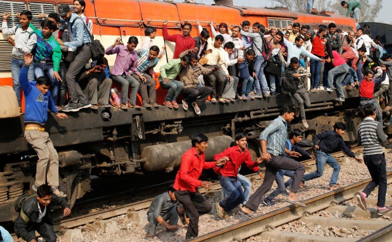 Индийские железные дороги. Эпические кадры!