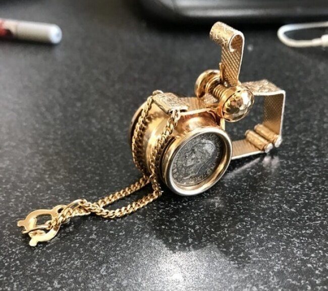 Да что это за хреновина? Кто знает ответ? 