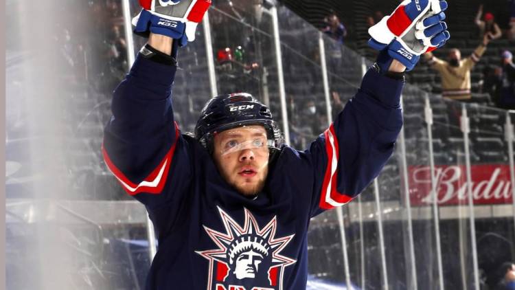 Артемий Панарин догнал Игоря Ларионова по голам за карьеру в НХЛ