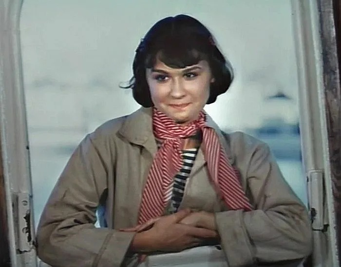 Галина Веневитинова. Успевала учиться, играть на сцене и воспитывать сына. Ранний уход мотористки Вали из «Берегите женщин»