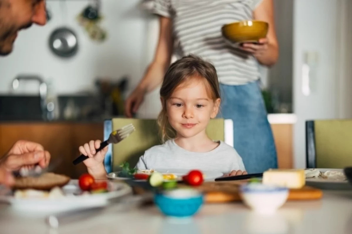 Современные дети и подростки становятся более уязвимыми к пищевым девиациям.