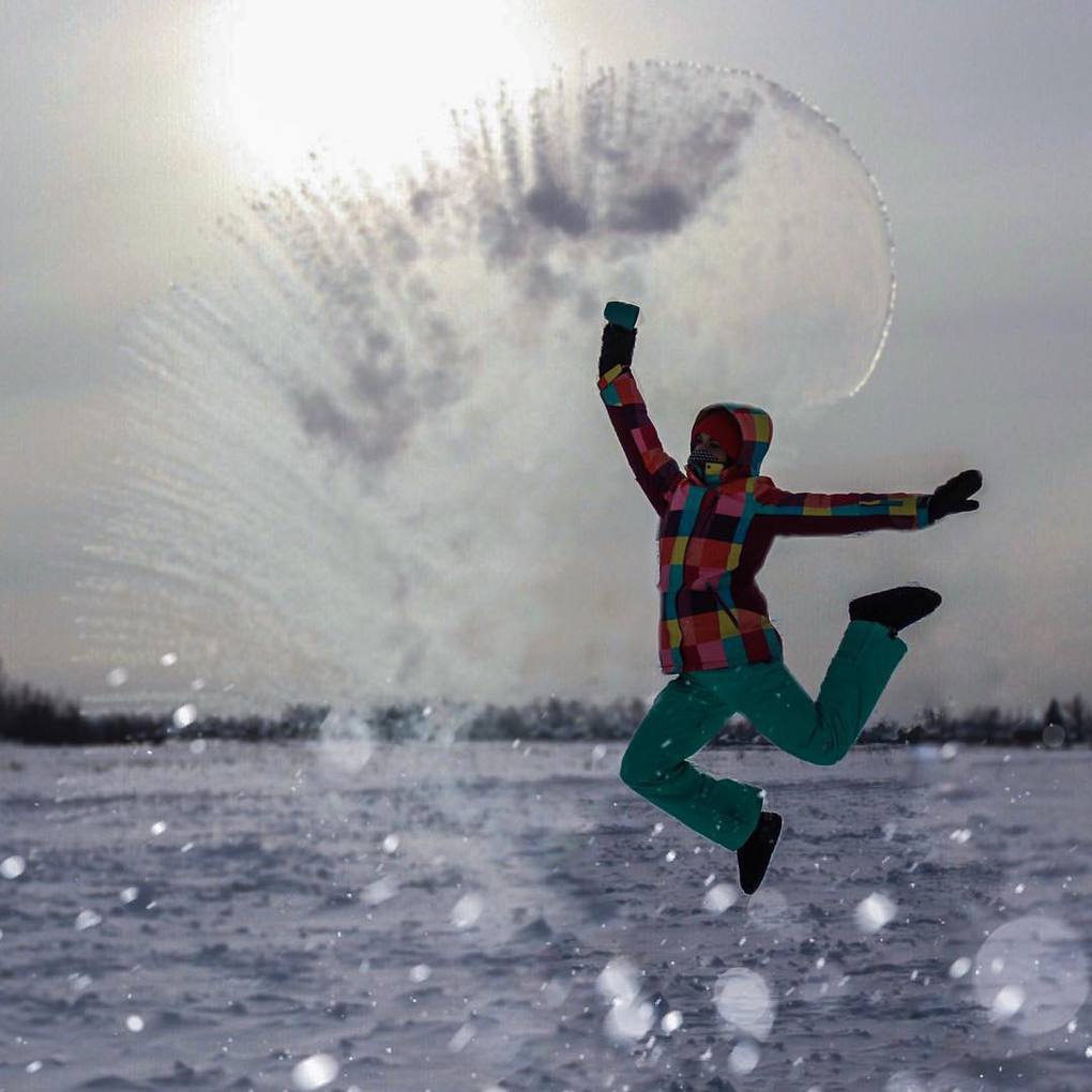 Русские не боятся морозов и участвуют во флешмобе #дубакчеллендж дубакчеллендж