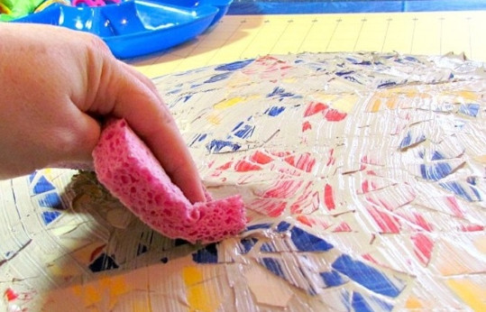 Не спешите выбрасывать осколки разбившихся чашек: сделайте уникальный элемент декора handmake