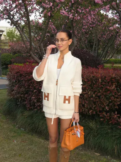 Аврора Киба показала, как отдыхает в Китае с новым бойфрендом — племянником президента Азербайджана Аврора, Авроры, Гаджиев, КибыФото, КибаРустам, КибаФото, девушка, Лепсом, который, вместе, романе, КибаАврора, КибыАврора, однако, часто, церемонии, свадьбу, постоянно, планировала, семью