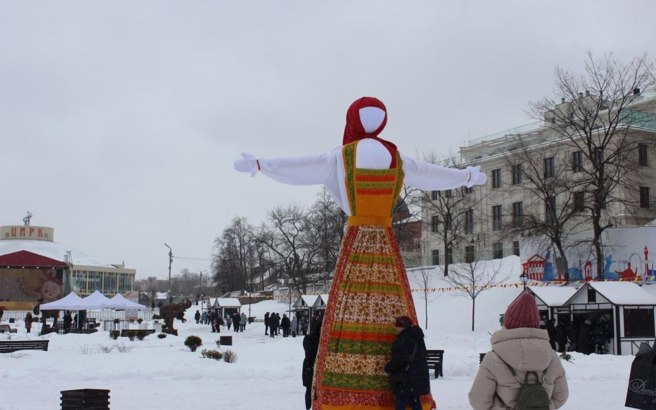 Масленица в рязани мероприятия 2024. Масленица фигура. Масленица Рязань 2023. Масленица фигурки. Масленица ярмарка.