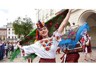 В мире прекрасного: О «расцвете» национальной культуры