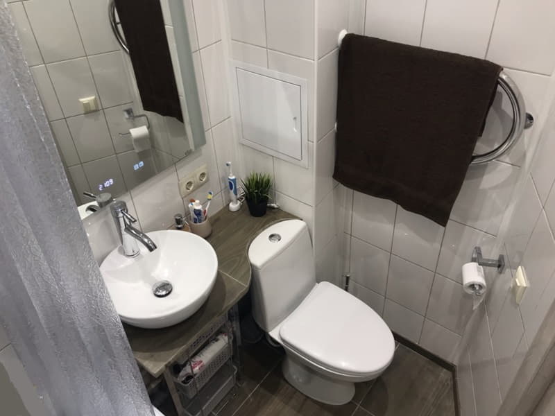 Парень в 22 года сделал ремонт ванной комнаты в подарок маме. Всё своими руками! Парень в 22 года сделал ремонт ванной комнаты в подарок маме. Всё своими руками! архитектура,декор,дизайн,жилье,инструмент,интерьер,квартира,недвижимость,полезные советы,ремонт,строительство,стройматериалы,текстиль