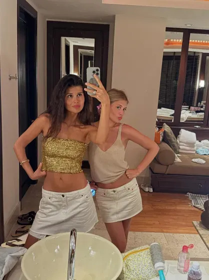 Жена Александра Петрова Виктория снялась в бикини на отдыхе с мужем и сыном Петров, Виктории, Александра, сыномВиктория, Александр, Виктория, ПетроваВиктория, ПетроваСын, Викторией, Милославская, Петровы, ПетроваАлександр, женой, Петрова, актёра, экстремистской, Женитьба, расставании, объявляли, масштабную