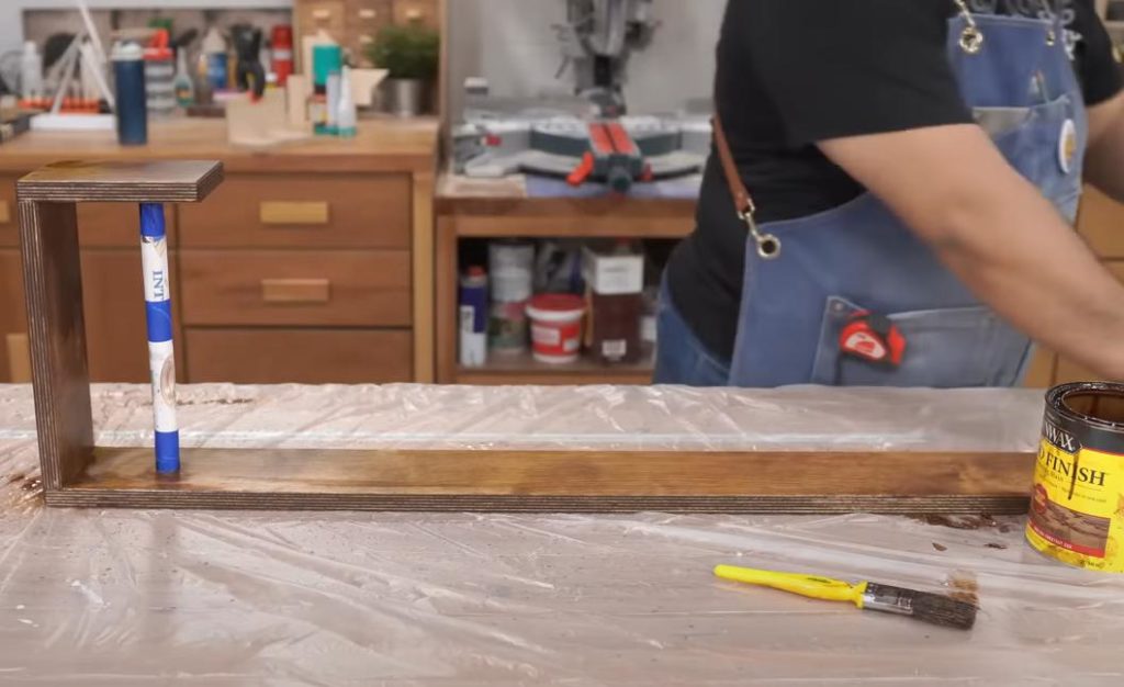 Как сделать простую настенную вешалку из дерева